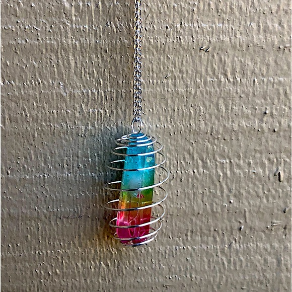 Rainbow Quartz pointer crystal necklace - Picture 1 of 2